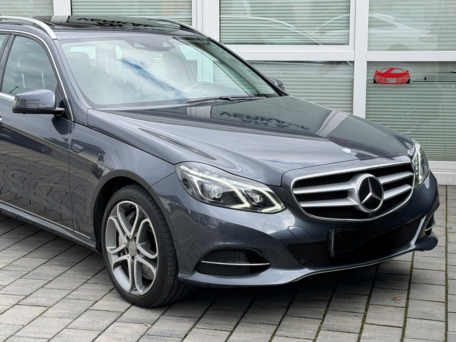 Mercedes-Benz E500 Kombi V8/ACC/STANDHZNG/360°/SITZBELÜFT/AHK foto 6