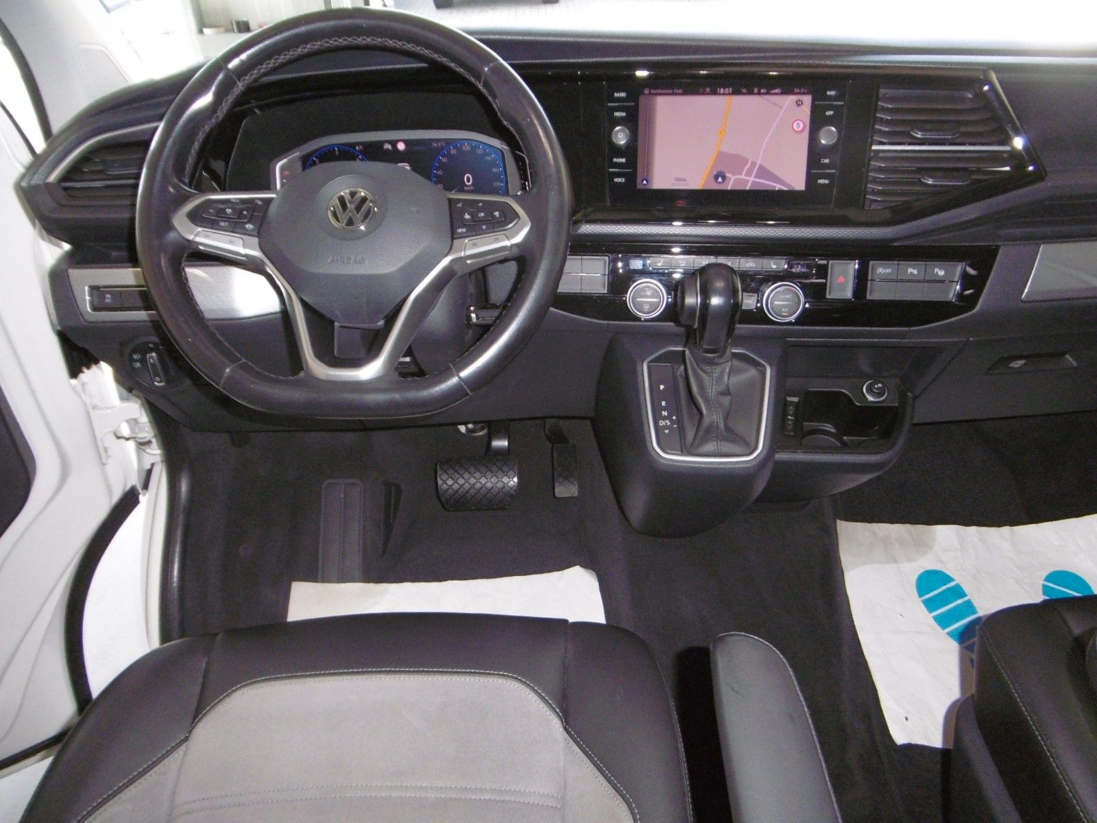 Volkswagen T6.1 Multivan 2.0 TDI ***LED+STDHZG+LEDER+AHK*** foto 15