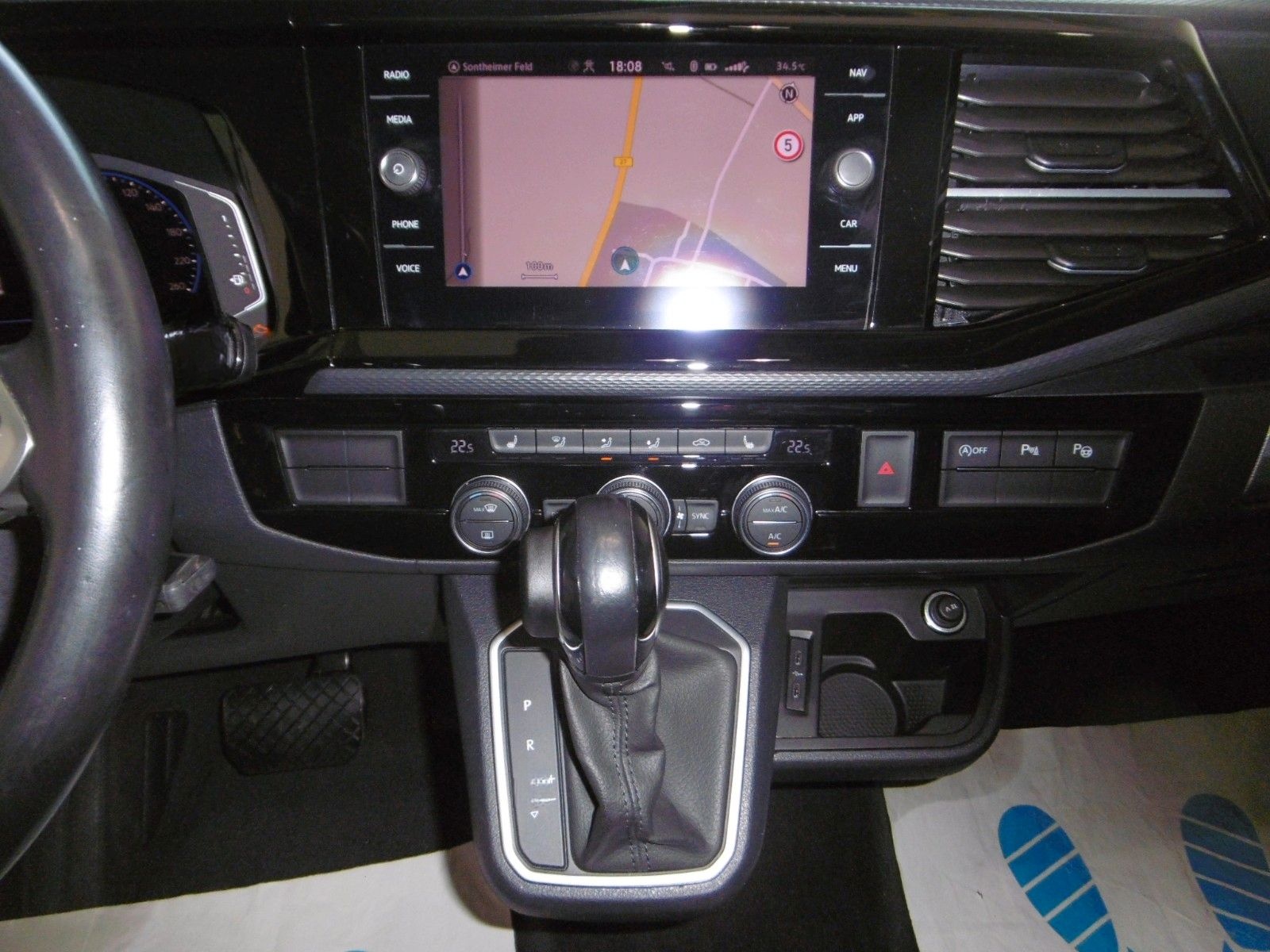 Volkswagen T6.1 Multivan 2.0 TDI ***LED+STDHZG+LEDER+AHK*** foto 16