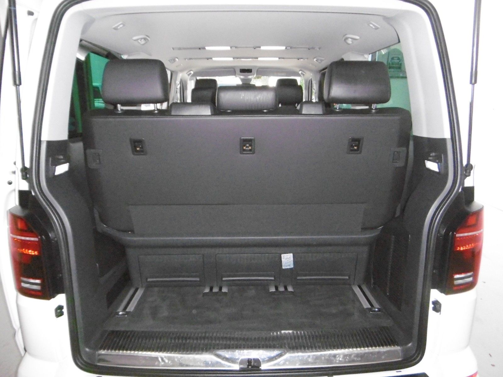 Volkswagen T6.1 Multivan 2.0 TDI ***LED+STDHZG+LEDER+AHK*** foto 19