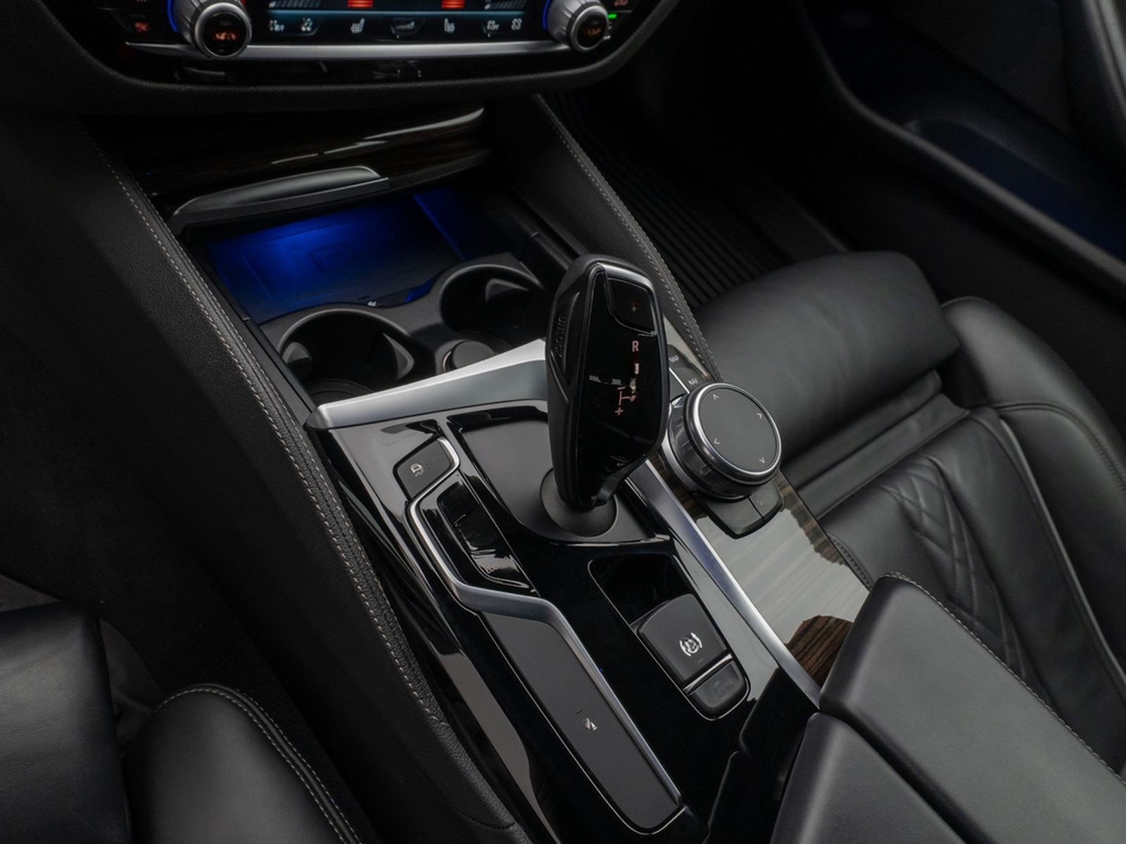 BMW 540i xD Luxury Line Kamera HUD HiFi Komfort AHK foto 23