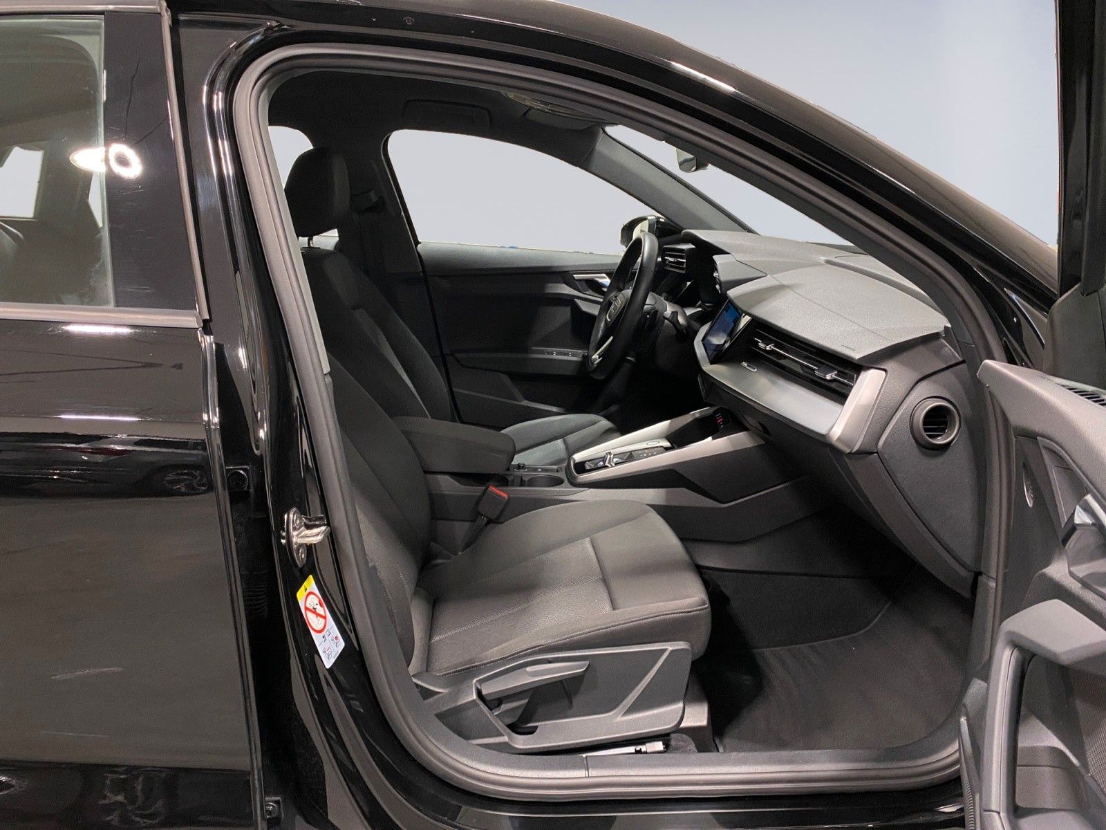 Audi A3 Sportback 30 TFSI basis LED NAVI SHZ PDC VIRT foto 14