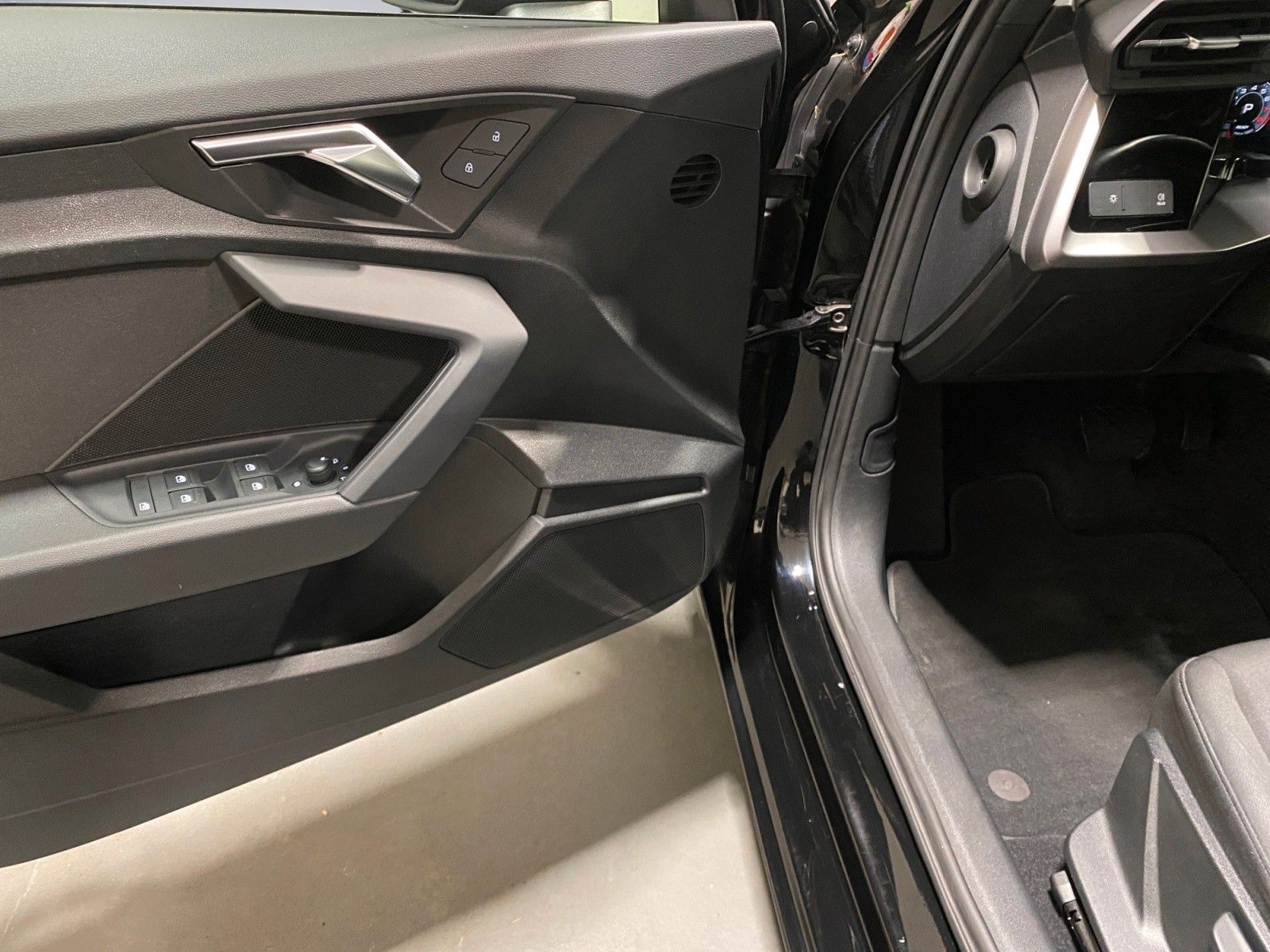 Audi A3 Sportback 30 TFSI basis LED NAVI SHZ PDC VIRT foto 18