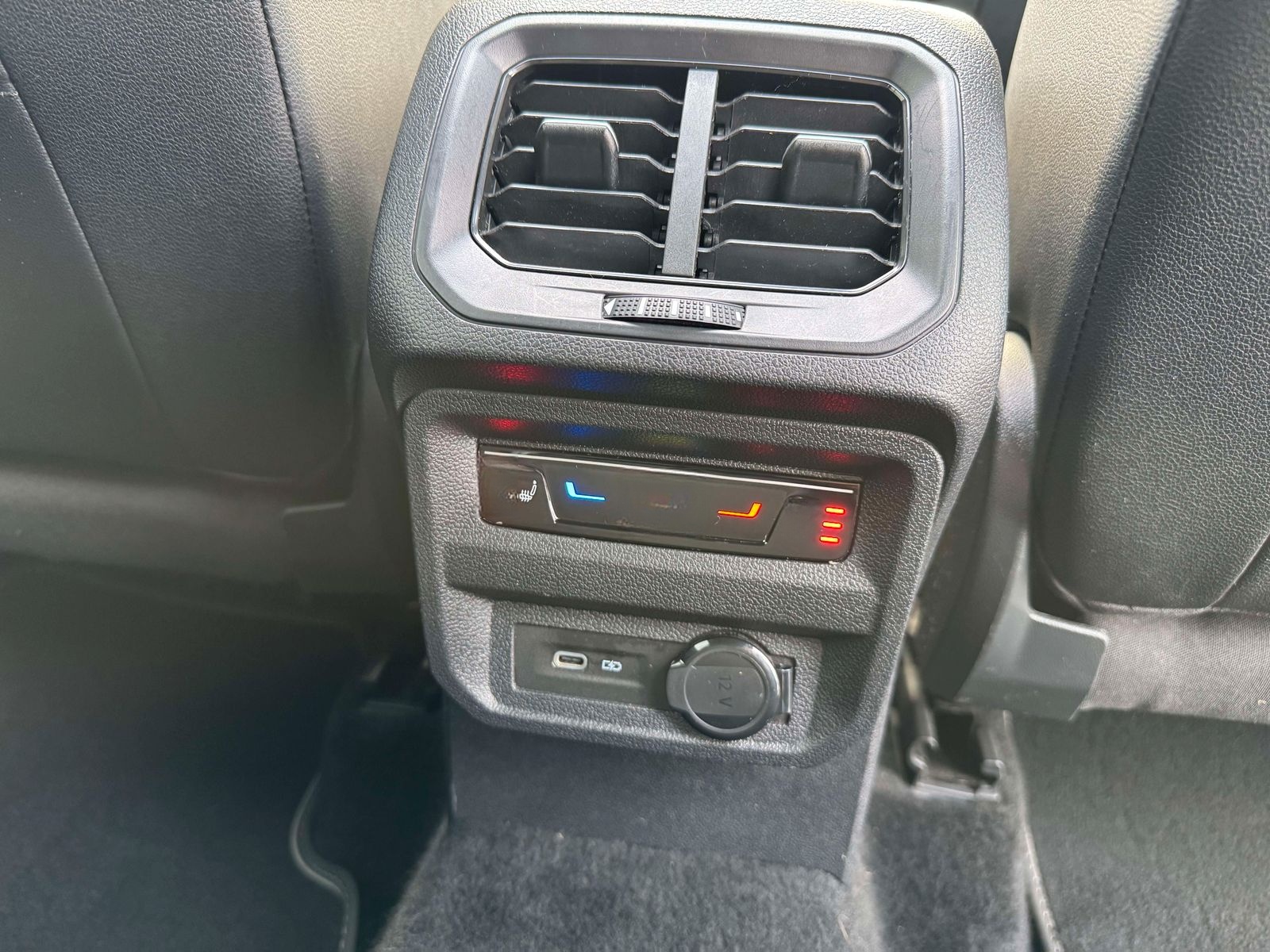 Volkswagen Tiguan Allspace R-Line 2.0 TSI AHK 7SITZ PANO IQ foto 13