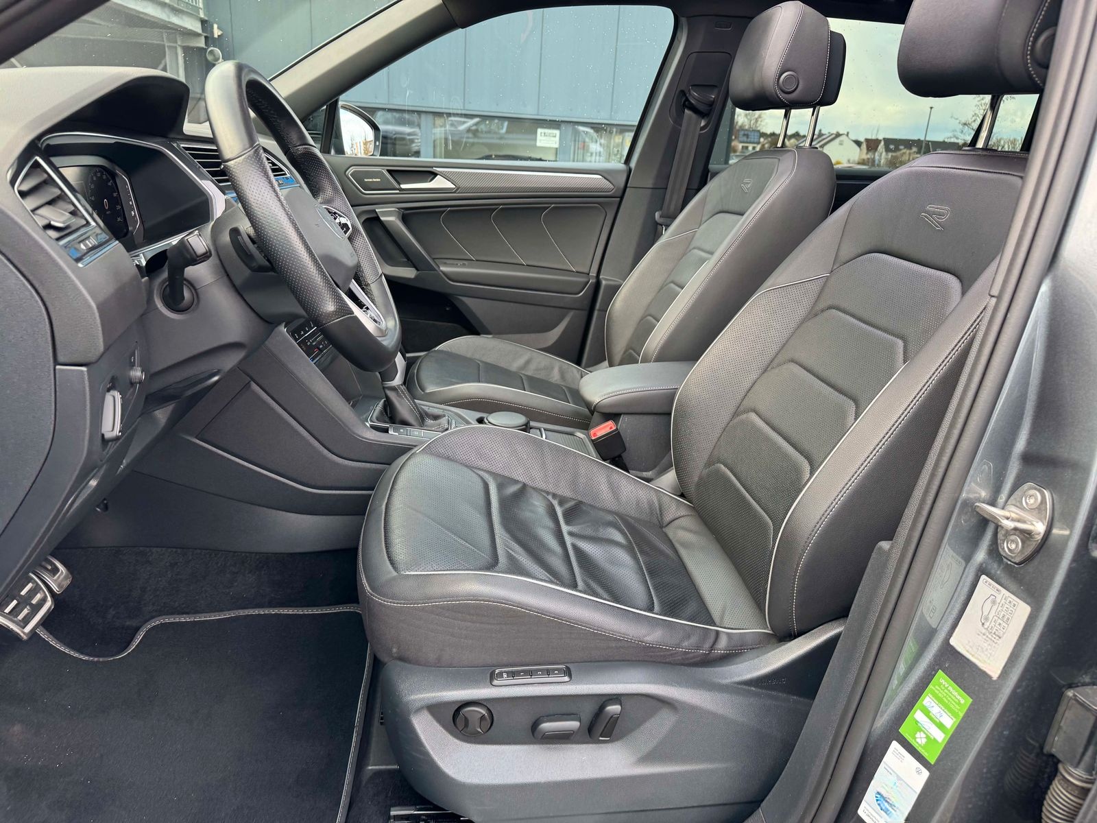Volkswagen Tiguan Allspace R-Line 2.0 TSI AHK 7SITZ PANO IQ foto 14
