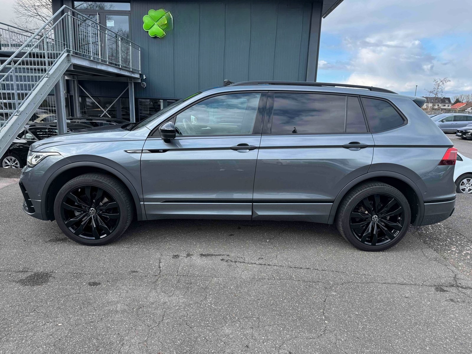 Volkswagen Tiguan Allspace R-Line 2.0 TSI AHK 7SITZ PANO IQ foto 4