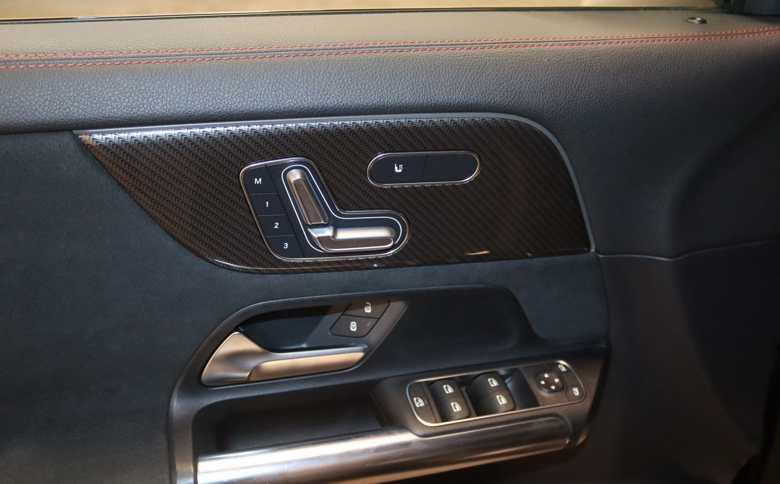 Mercedes-Benz GLA 35 AMG 4Matic-Pano-Fender-Wide-AHK-LED-KESSY foto 13