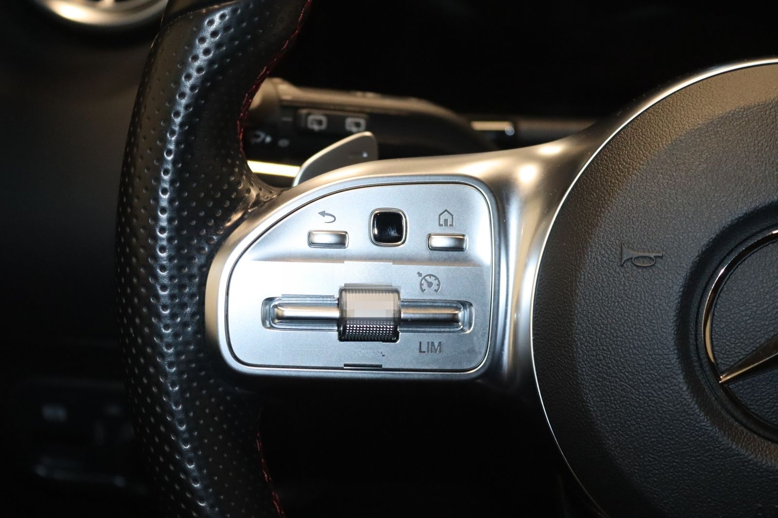 Mercedes-Benz GLA 35 AMG 4Matic-Pano-Fender-Wide-AHK-LED-KESSY foto 18