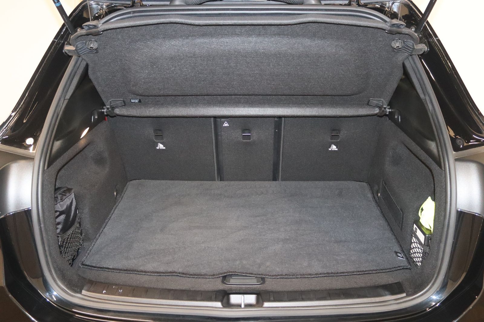 Mercedes-Benz GLA 35 AMG 4Matic-Pano-Fender-Wide-AHK-LED-KESSY foto 8