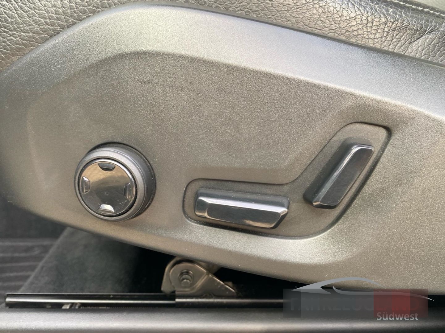 Volvo XC90 Momentum AWD Navi Leder Digit. Cockpit Memo foto 18