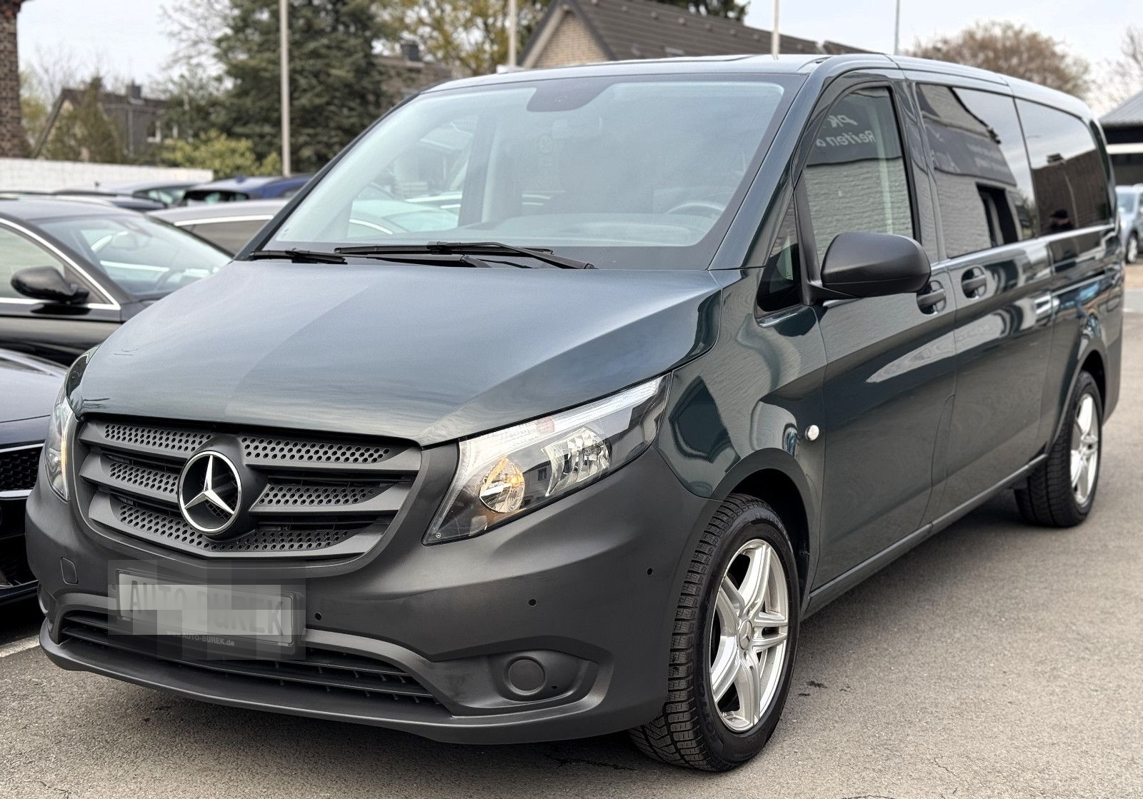Mercedes-Benz Vito Tourer 114 CDI FWD extralang Klima MFL DAB foto 2