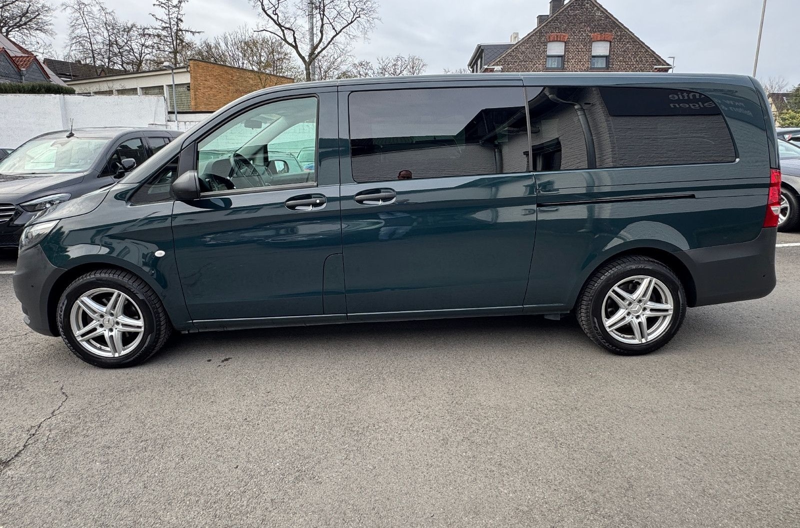 Mercedes-Benz Vito Tourer 114 CDI FWD extralang Klima MFL DAB foto 3