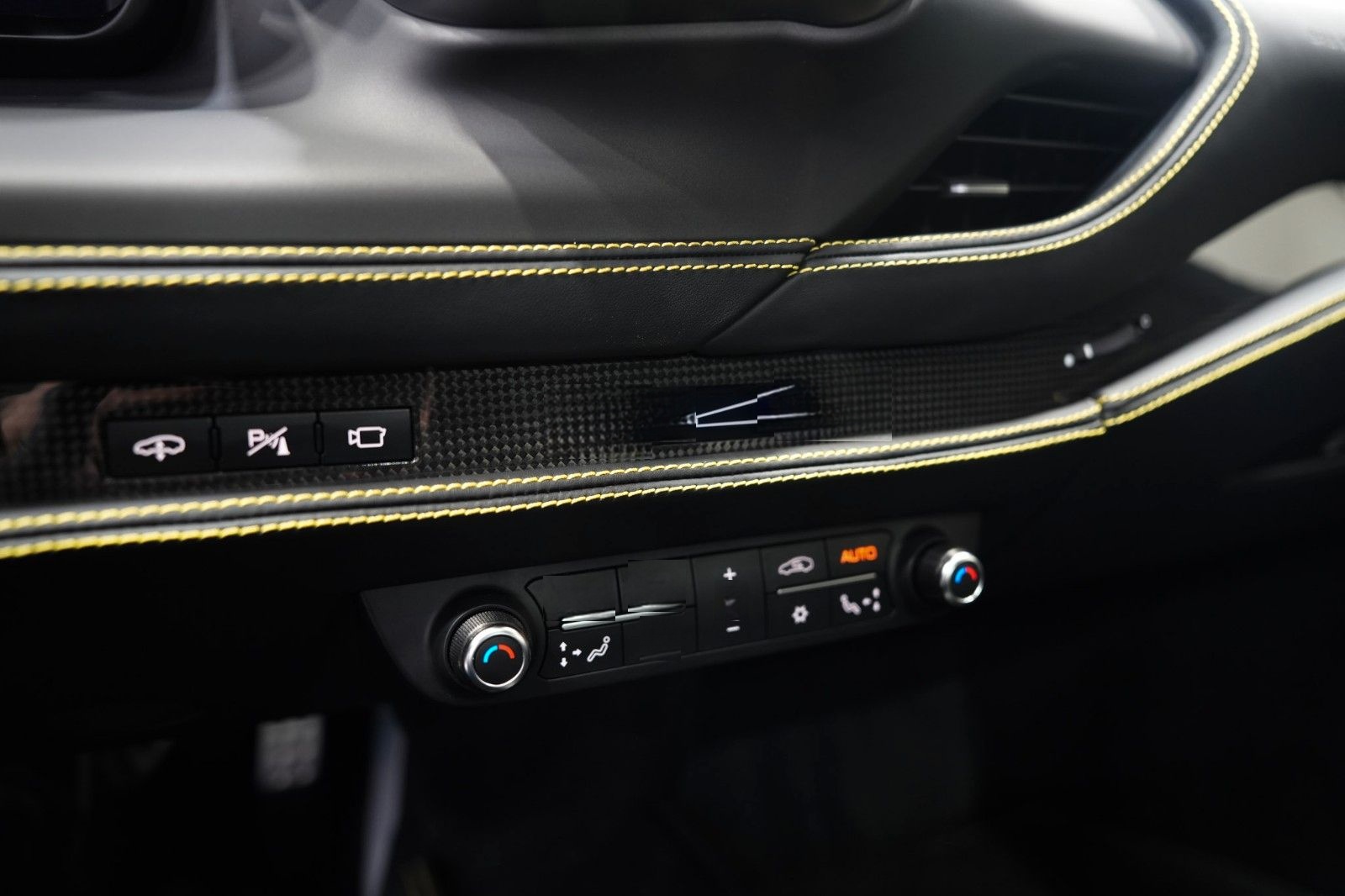 Ferrari F8 Spider*RACING-SEATS*LIFT*PASSENGER-DISPLAY* foto 22