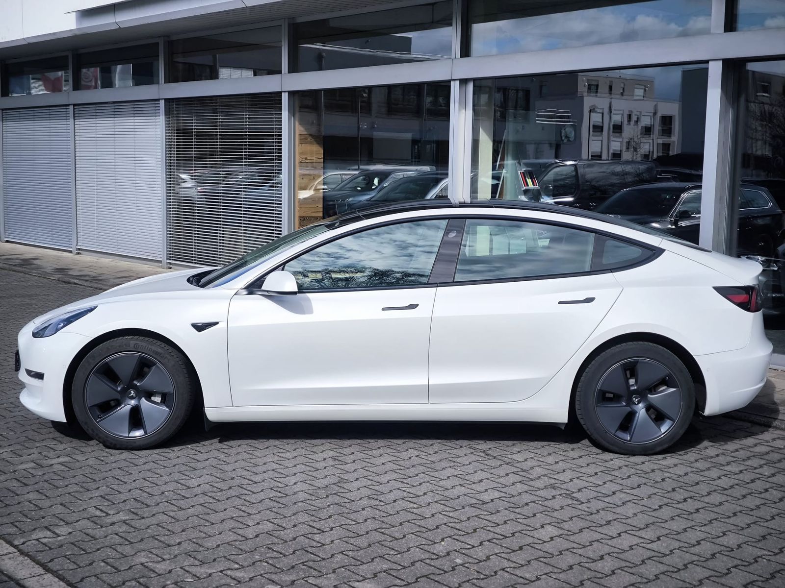 Tesla Model 3 LR Dual AWD PANO+STDHZ+LED+KAM+NAVI+ACC+ foto 4