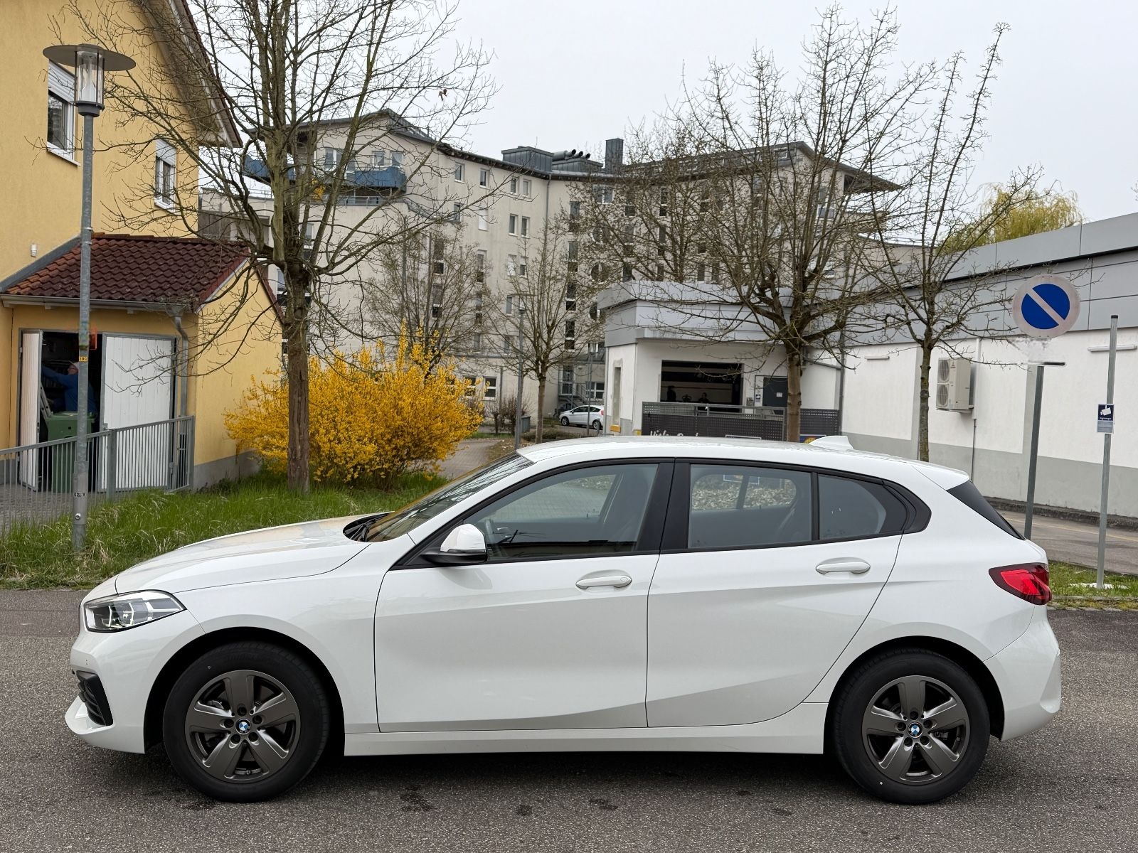 BMW 116 d Advantage TÜV NEU/GARANTIE/LED/NAVI/SPUR/ foto 3