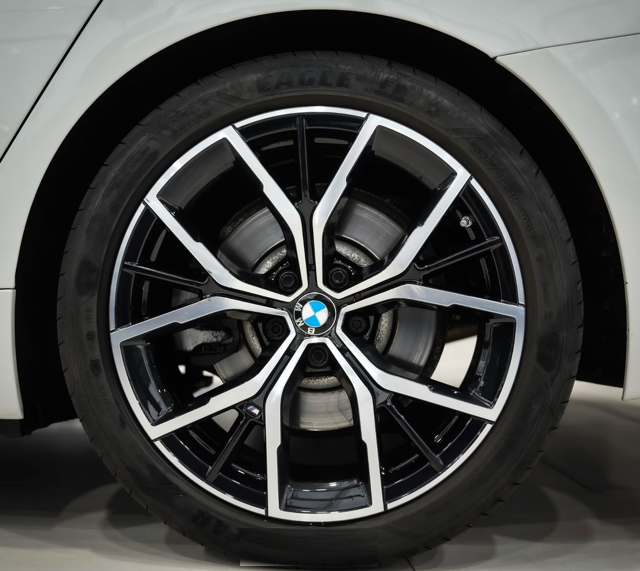 BMW 520 d M Sport*LEDER*NAVI*LUFTFEDERUNG*LED*1.HAND foto 12