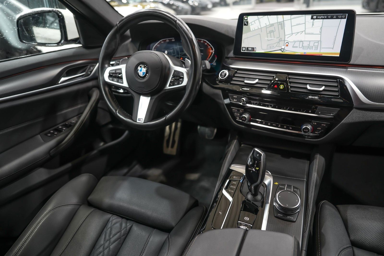 BMW 520 d M Sport*LEDER*NAVI*LUFTFEDERUNG*LED*1.HAND foto 16