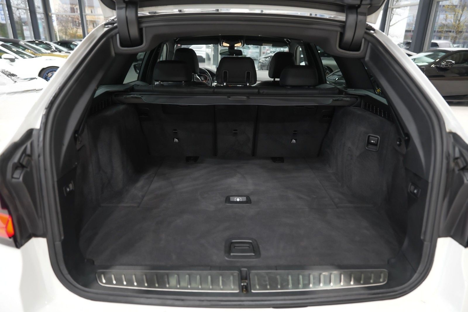 BMW 520 d M Sport*LEDER*NAVI*LUFTFEDERUNG*LED*1.HAND foto 23