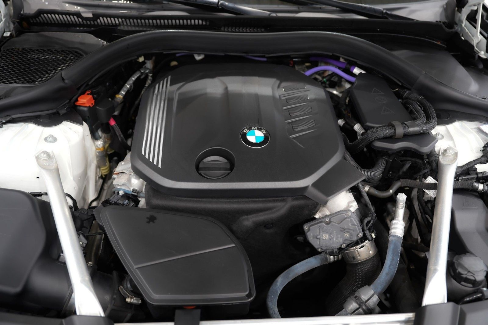 BMW 520 d M Sport*LEDER*NAVI*LUFTFEDERUNG*LED*1.HAND foto 25