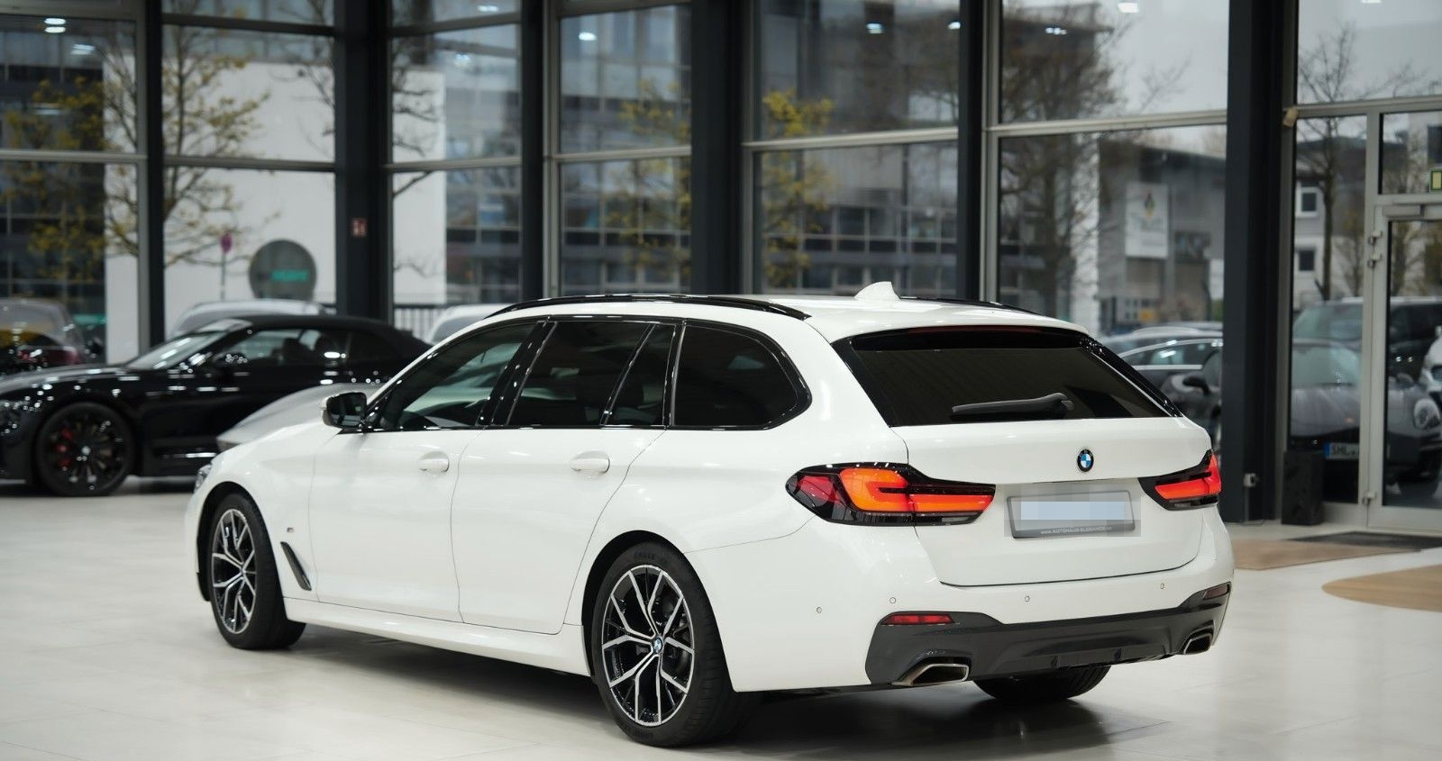 BMW 520 d M Sport*LEDER*NAVI*LUFTFEDERUNG*LED*1.HAND foto 4