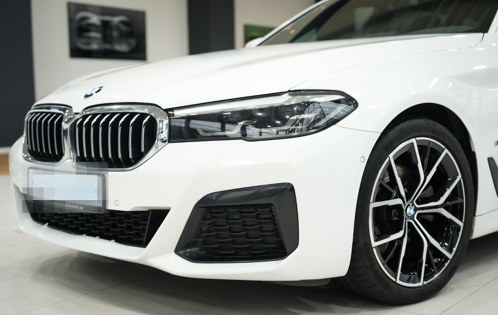 BMW 520 d M Sport*LEDER*NAVI*LUFTFEDERUNG*LED*1.HAND foto 9