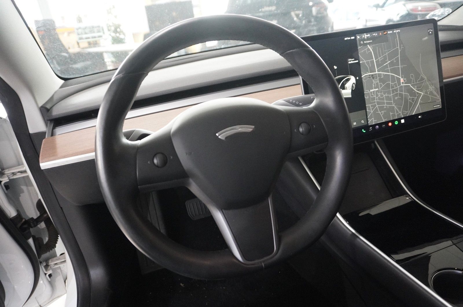 Tesla Model 3 Standard Range Plus NAVI/KAMERA/SH/PANO foto 17
