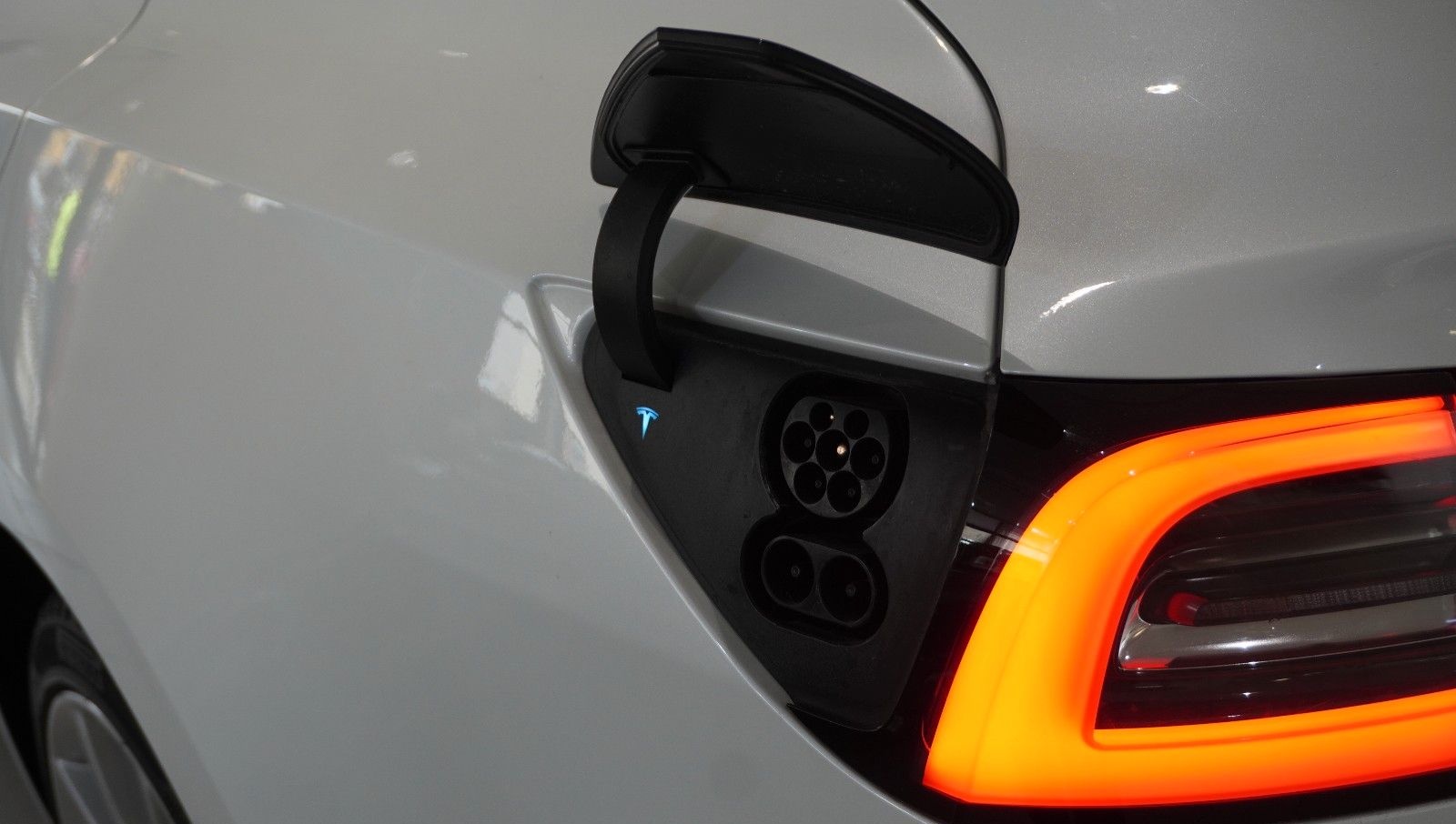Tesla Model 3 Standard Range Plus NAVI/KAMERA/SH/PANO foto 10