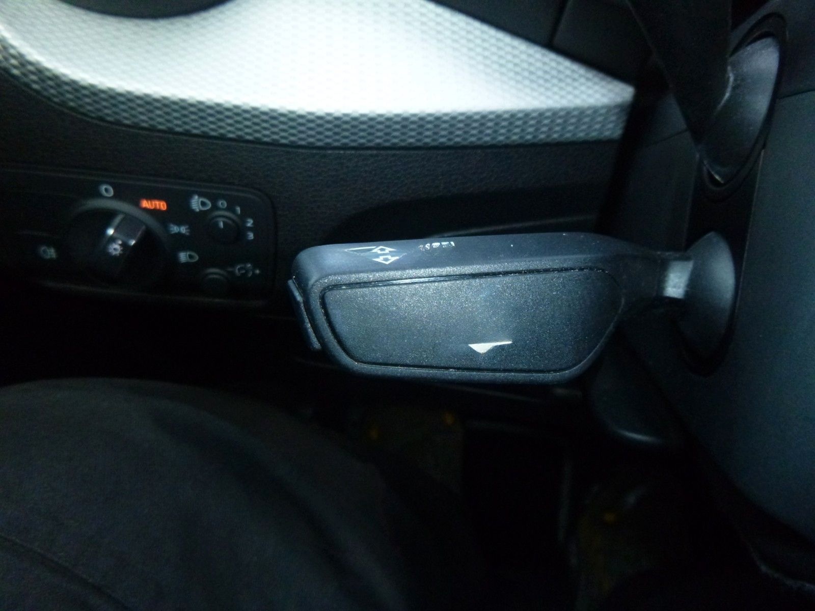 Audi Q2 30 TDI  >AUT/AHK /NAVI/TEMP/Einparkhilfe< foto 17
