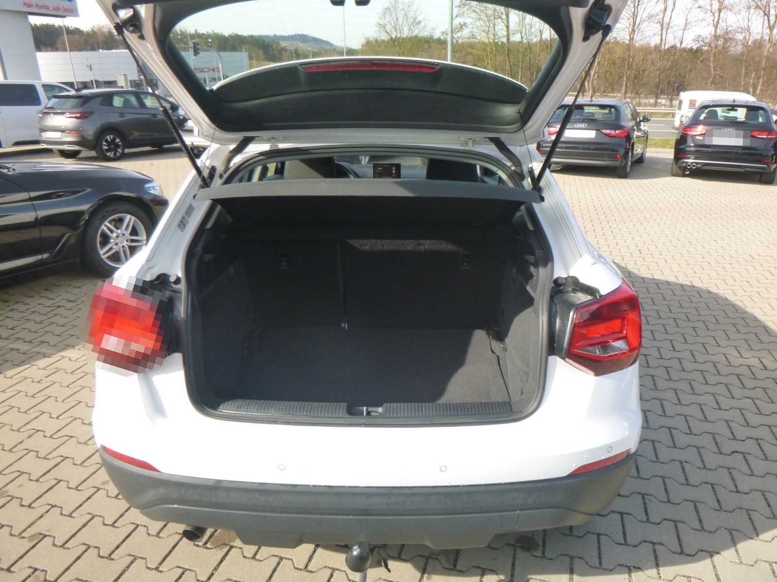 Audi Q2 30 TDI  >AUT/AHK /NAVI/TEMP/Einparkhilfe< foto 8