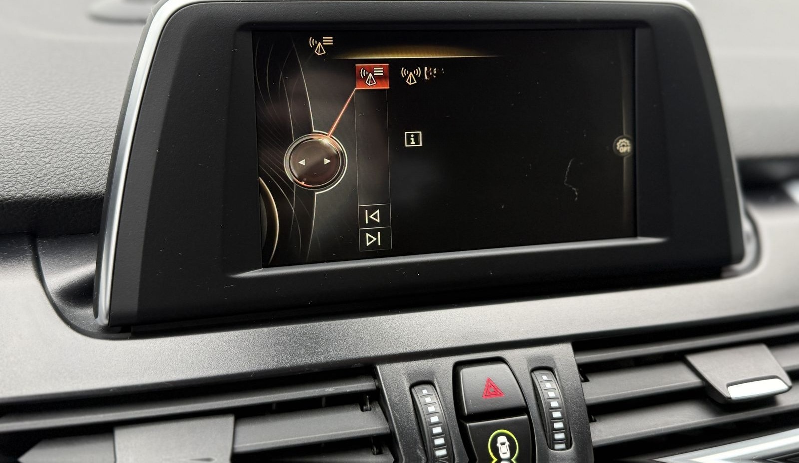BMW 220 Gran Tourer  d M Sport AHK Navi BT Pano LED  foto 13