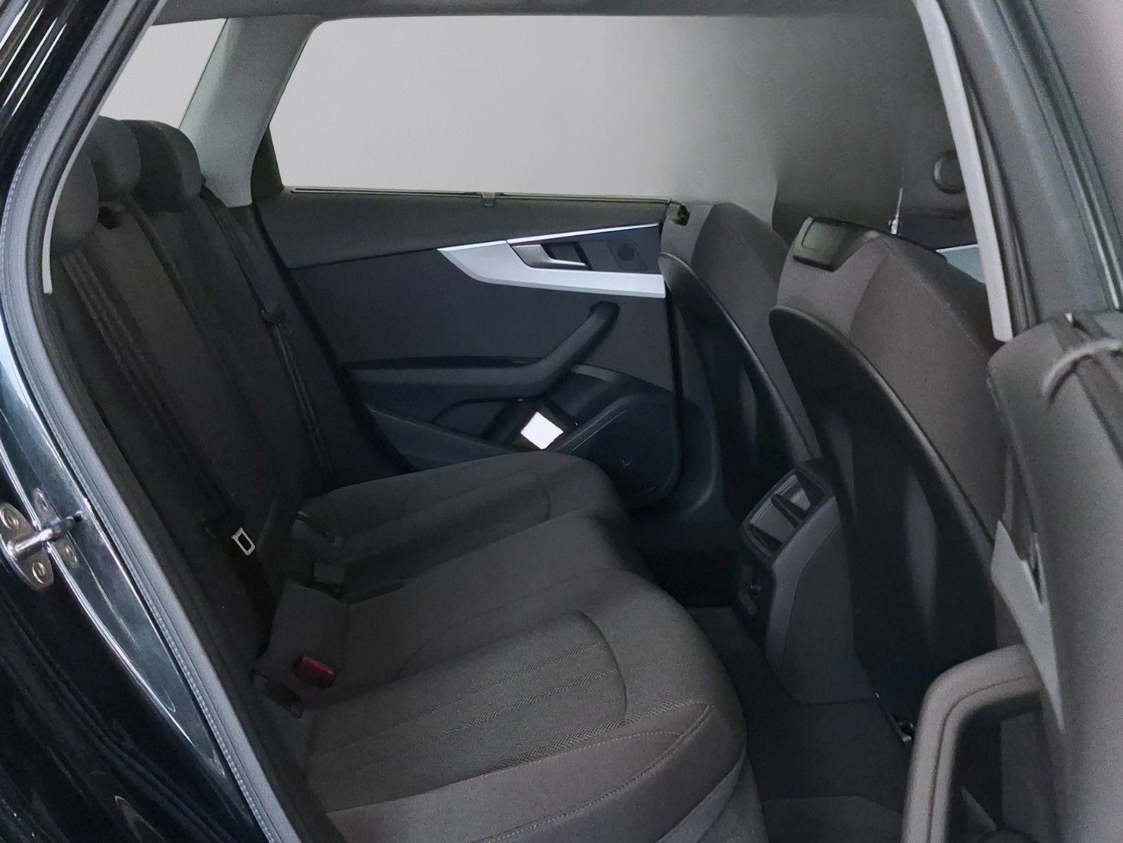 Audi A4 Avant 35 TFSI,1.Hand,Navi,LED,Tempo,AHK foto 24