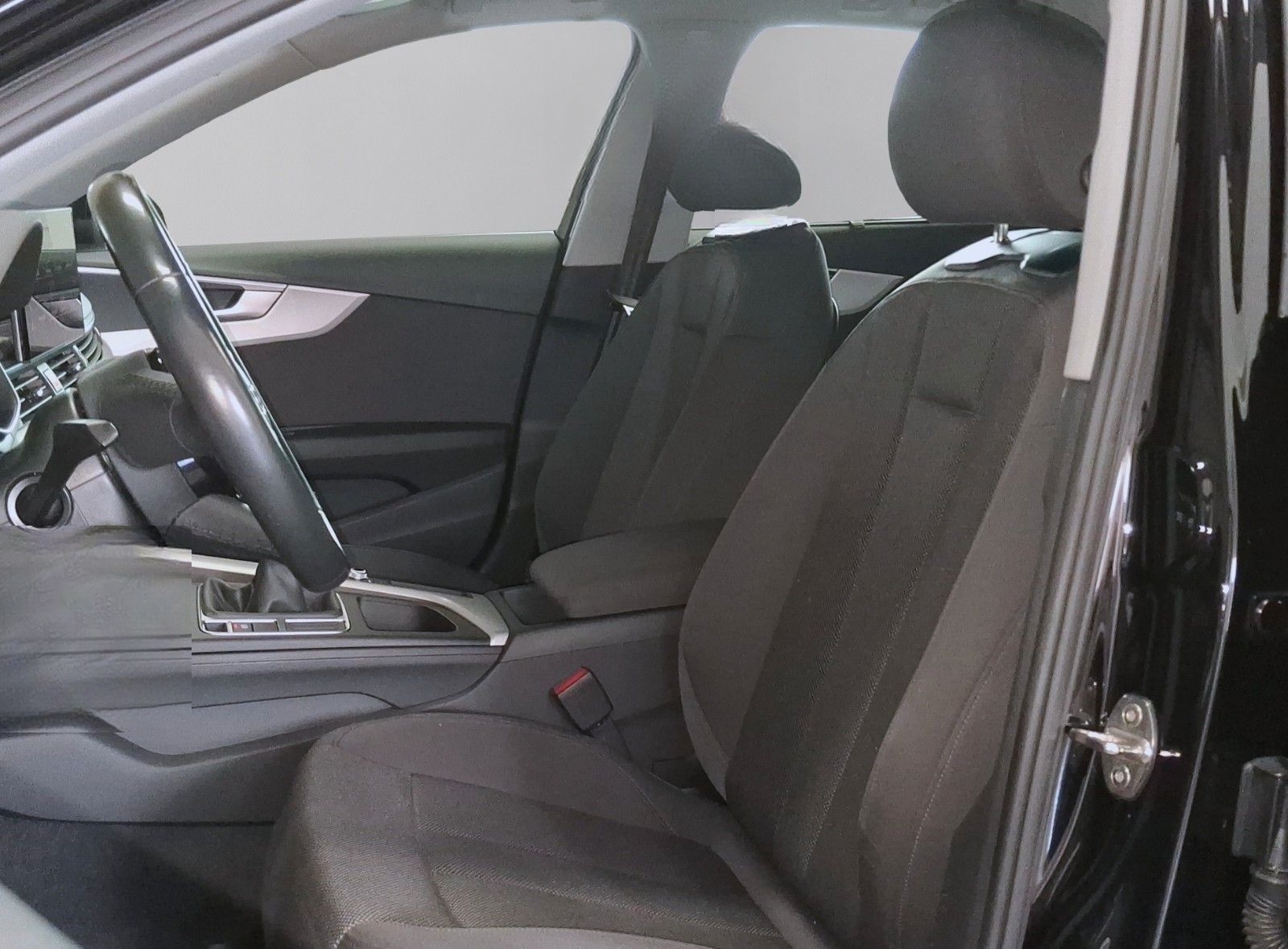 Audi A4 Avant 35 TFSI,1.Hand,Navi,LED,Tempo,AHK foto 7