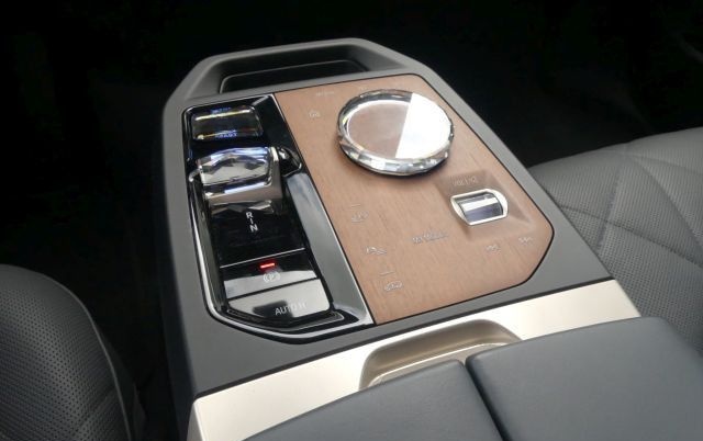 BMW iX M60 Sportpaket AHK°22"LASER°PANO°Massag°Bow&W foto 13