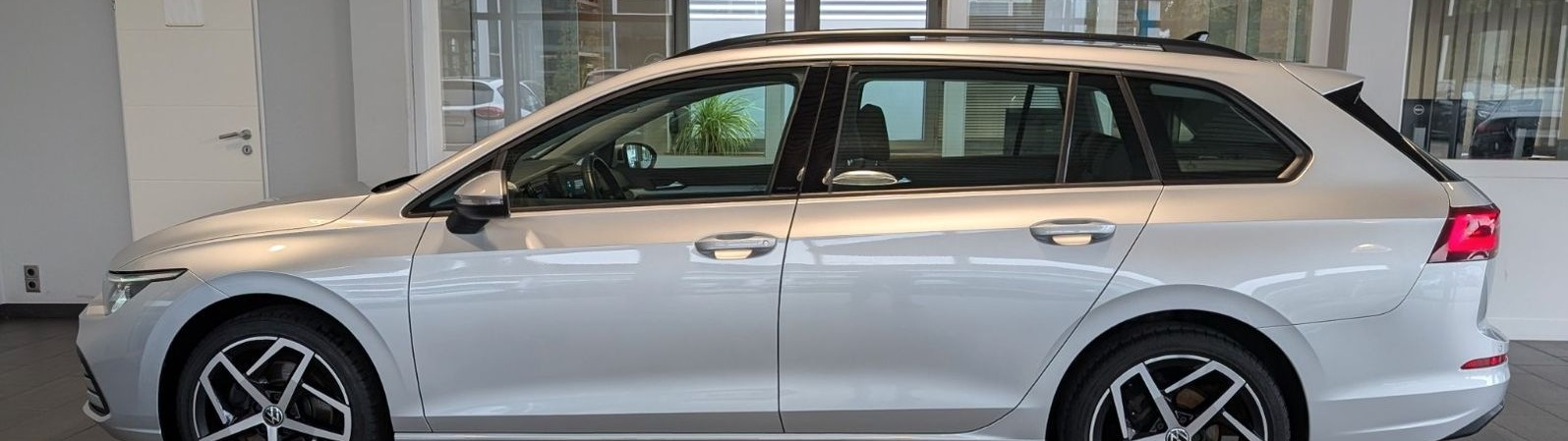Volkswagen Golf VIII 2.0TDi DSG*Panorama*AHK*Matrix*HUD*KAM foto 6