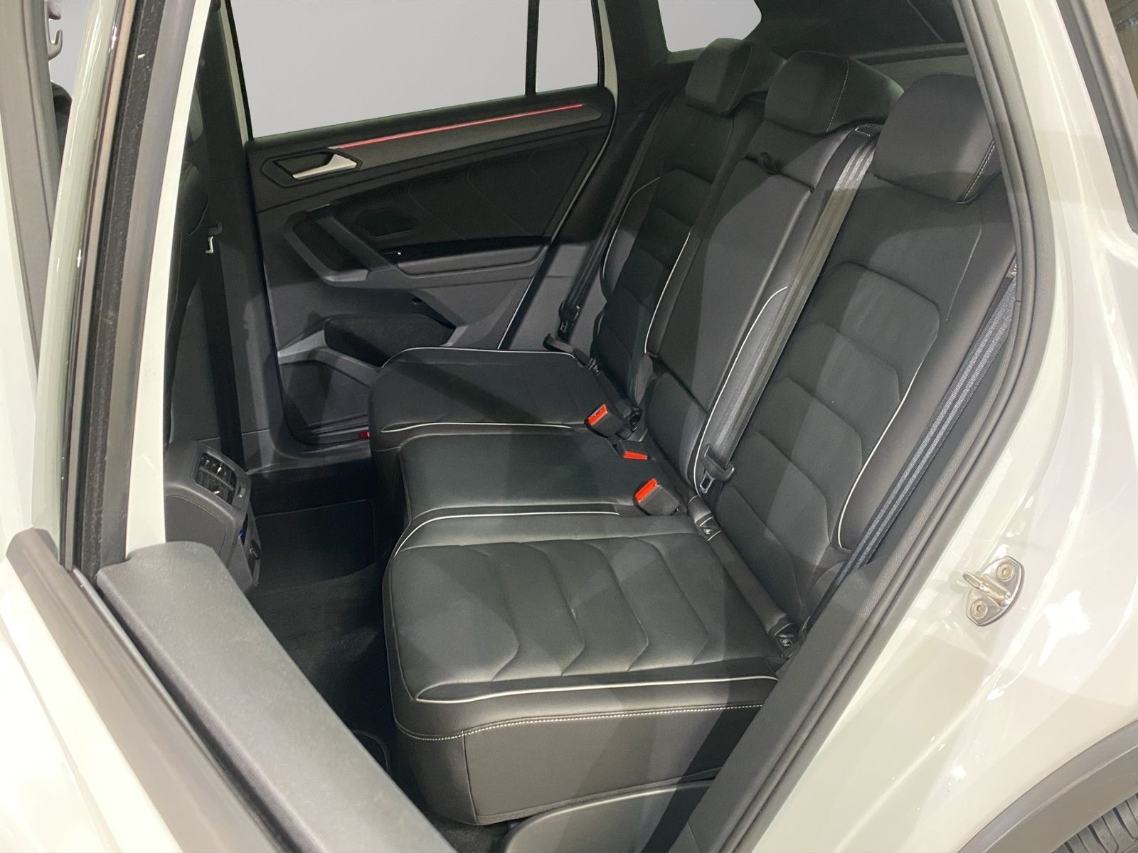 Volkswagen Tiguan 2.0 TSI 4Motion DSG R-Line "Black Style" foto 9