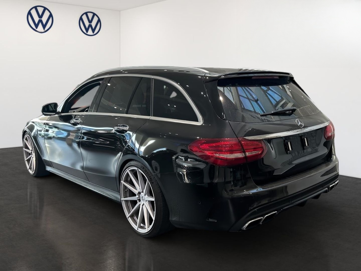 Mercedes-Benz C 63 AMG BUSINESS PLUS LED R.CAM SHZ PERFORMANCE foto 3