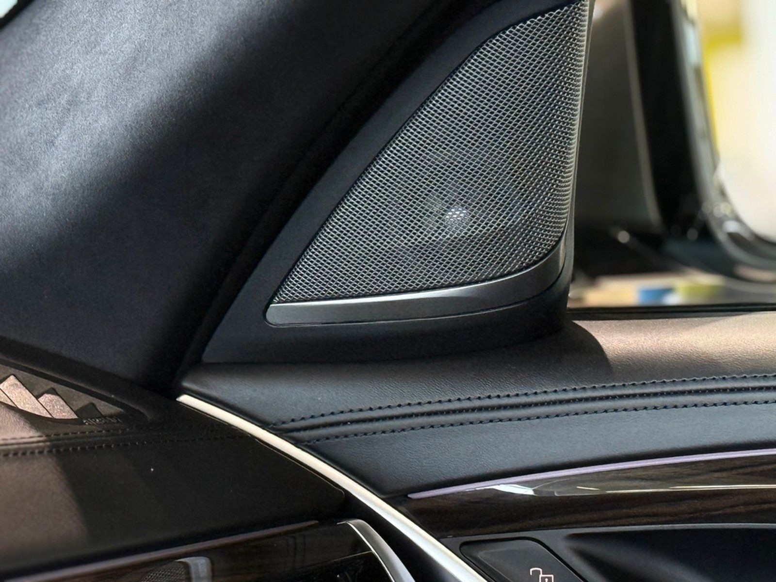 BMW M550i Limousine  xDrive *Head-Up*Schiebedach* foto 23