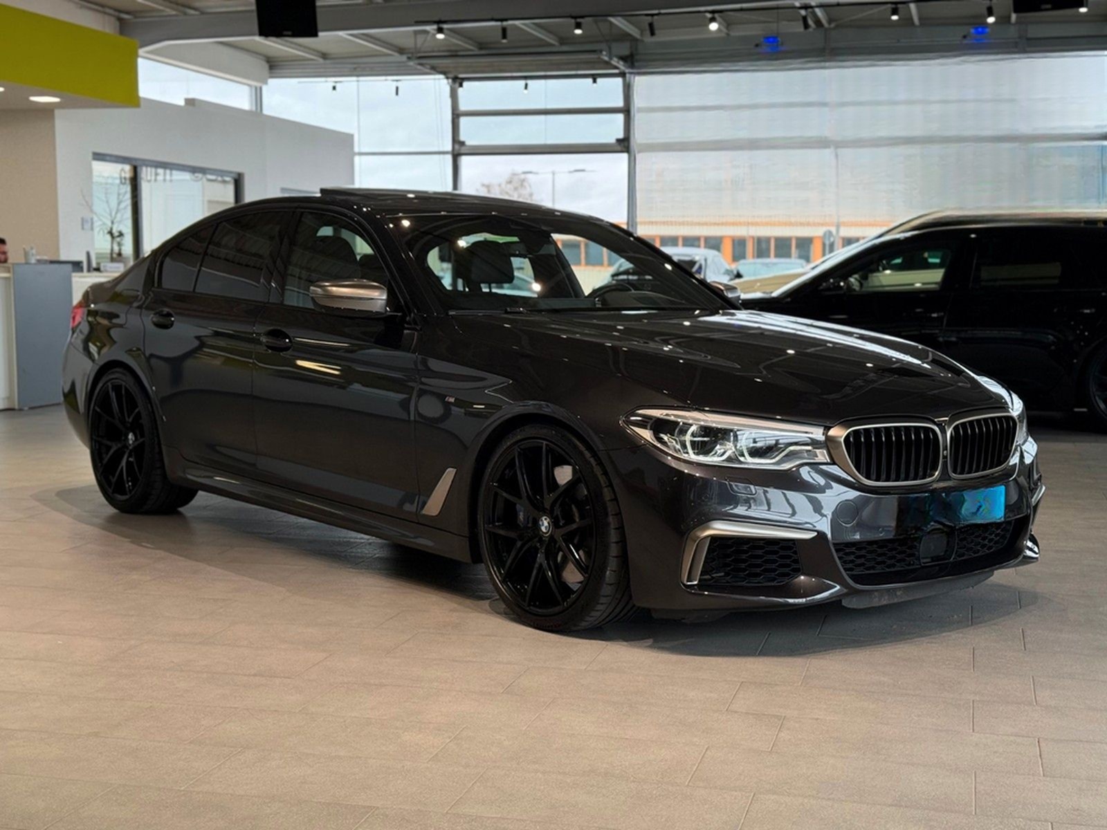BMW M550i Limousine  xDrive *Head-Up*Schiebedach* foto 10