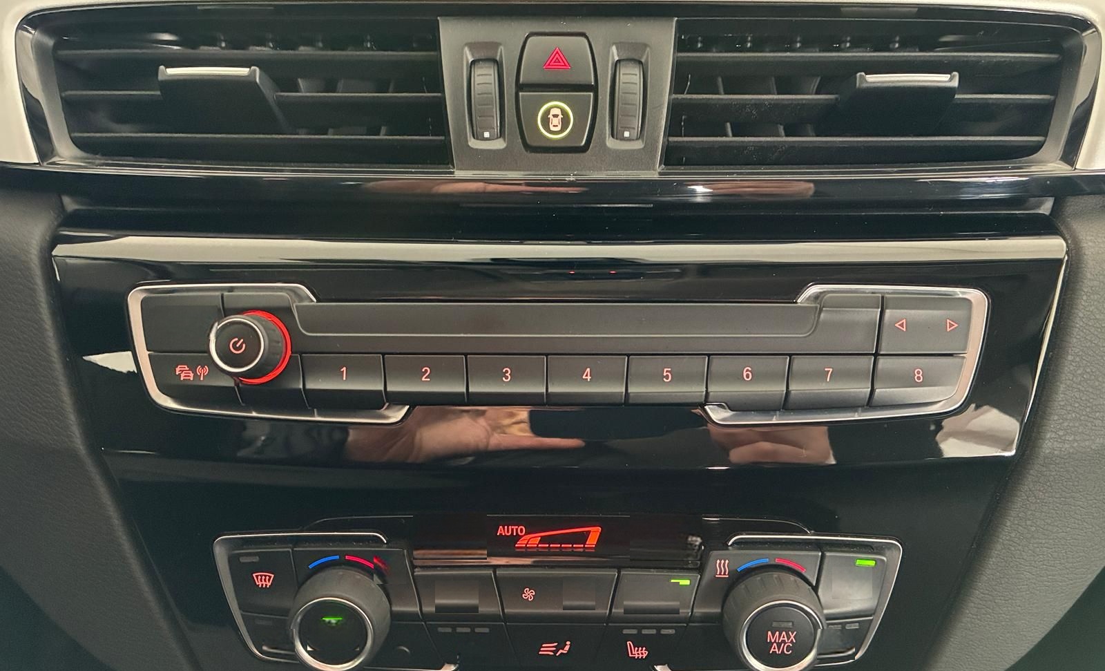 BMW X1 sDrive 18 d Advantage LED NAVI PDC SHZ AHK foto 11