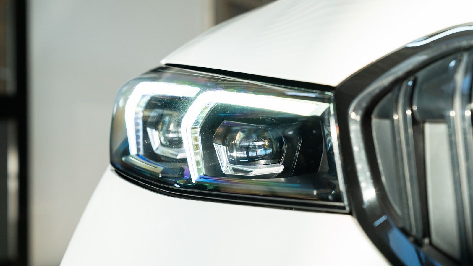 BMW 330d xDrive M Sport 360°Kam PanoDa schwAHK uvm. foto 2