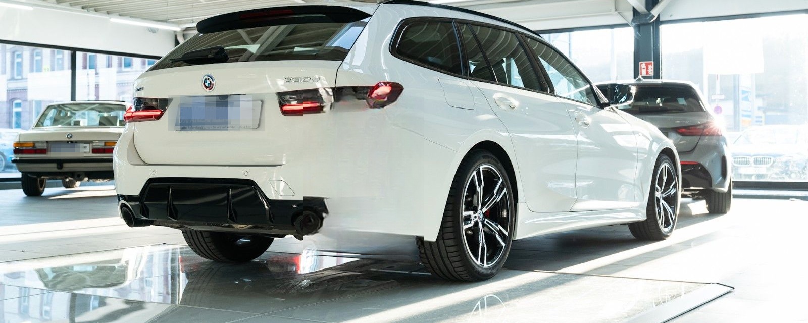 BMW 330d xDrive M Sport 360°Kam PanoDa schwAHK uvm. foto 14