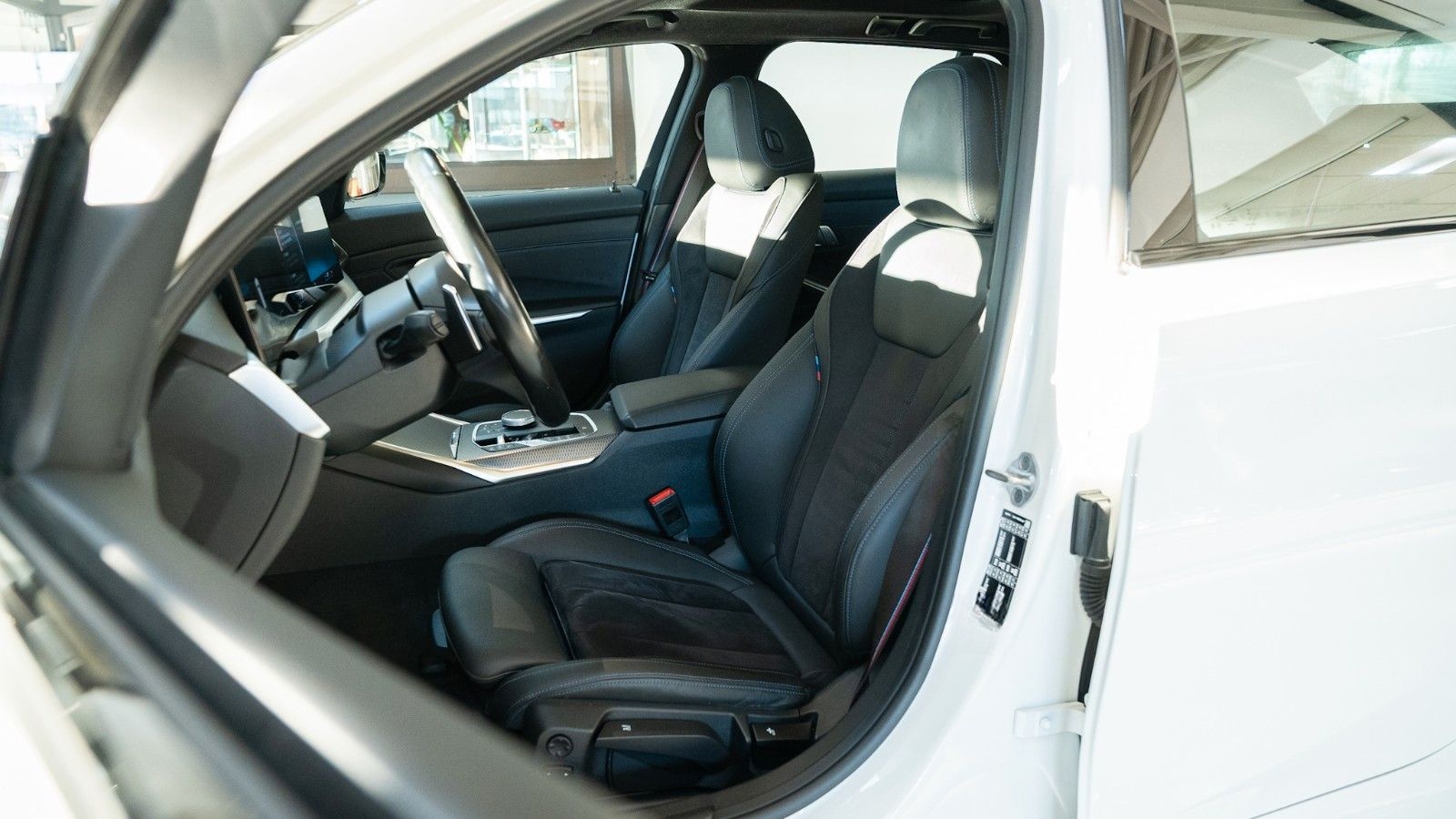 BMW 330d xDrive M Sport 360°Kam PanoDa schwAHK uvm. foto 17