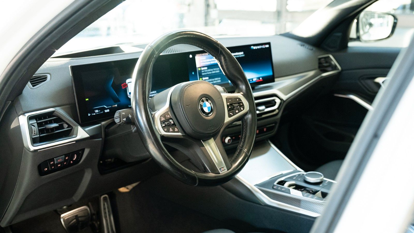 BMW 330d xDrive M Sport 360°Kam PanoDa schwAHK uvm. foto 22