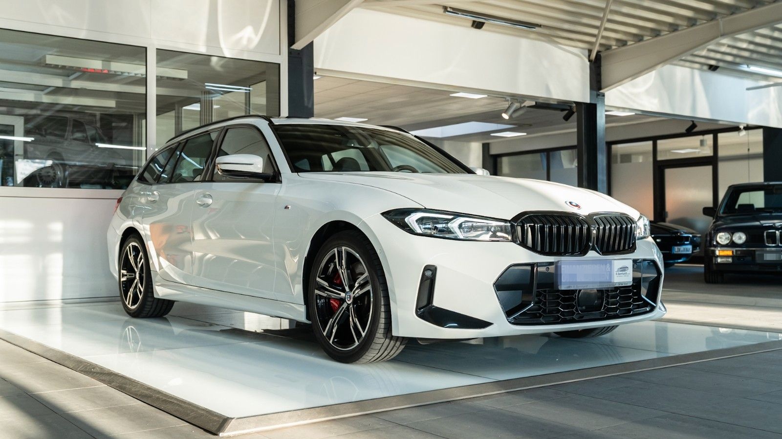 BMW 330d xDrive M Sport 360°Kam PanoDa schwAHK uvm. foto 8