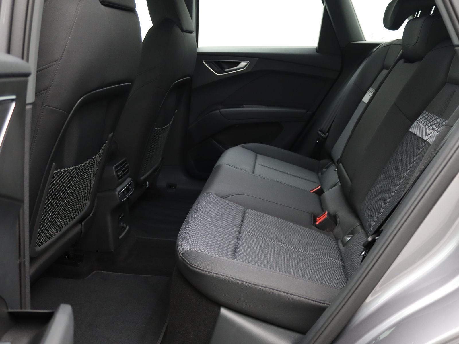 Audi Q4 e-tron 45 / Navi plus, Matrix, Standklima, WP foto 11