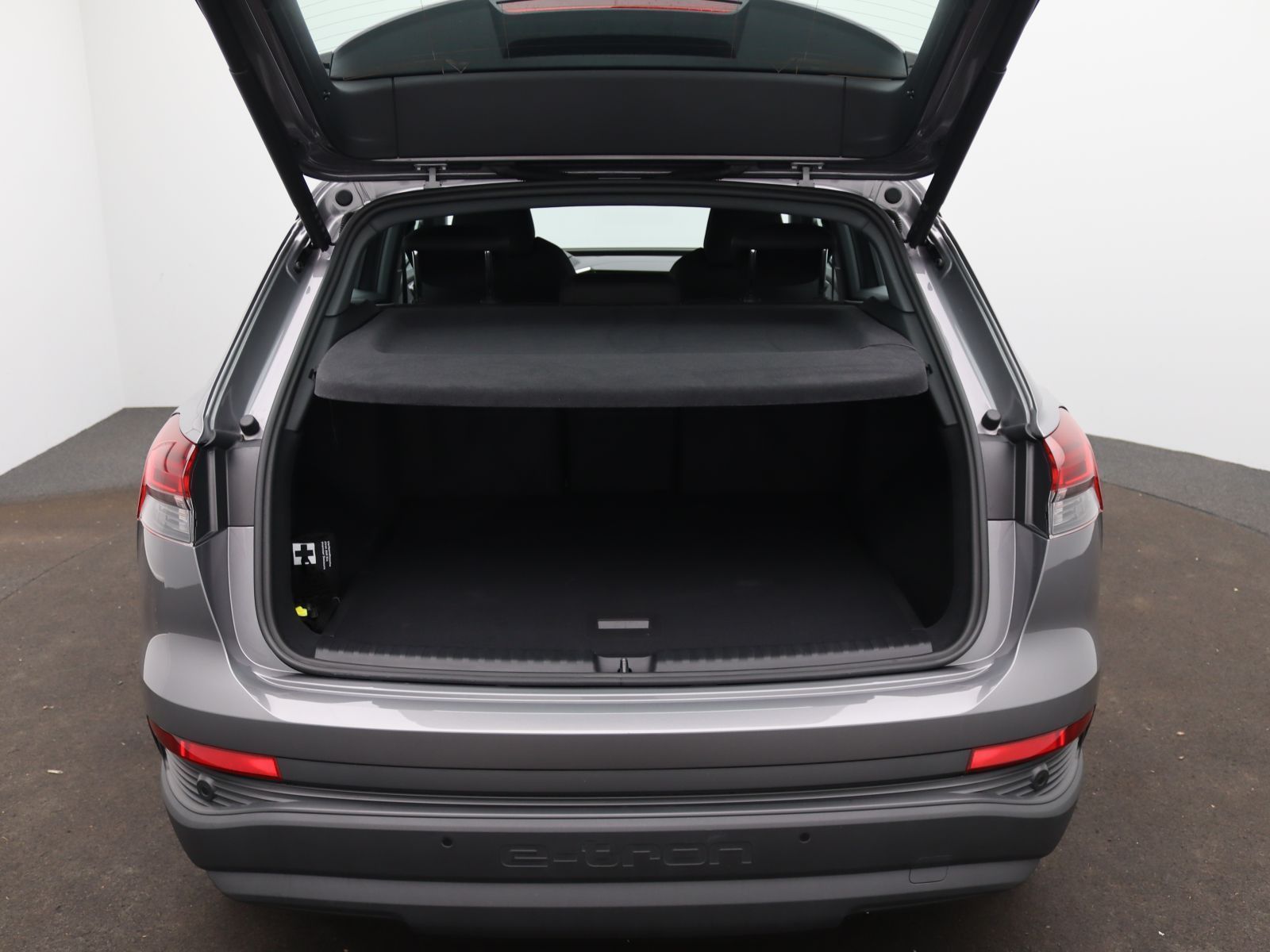 Audi Q4 e-tron 45 / Navi plus, Matrix, Standklima, WP foto 8