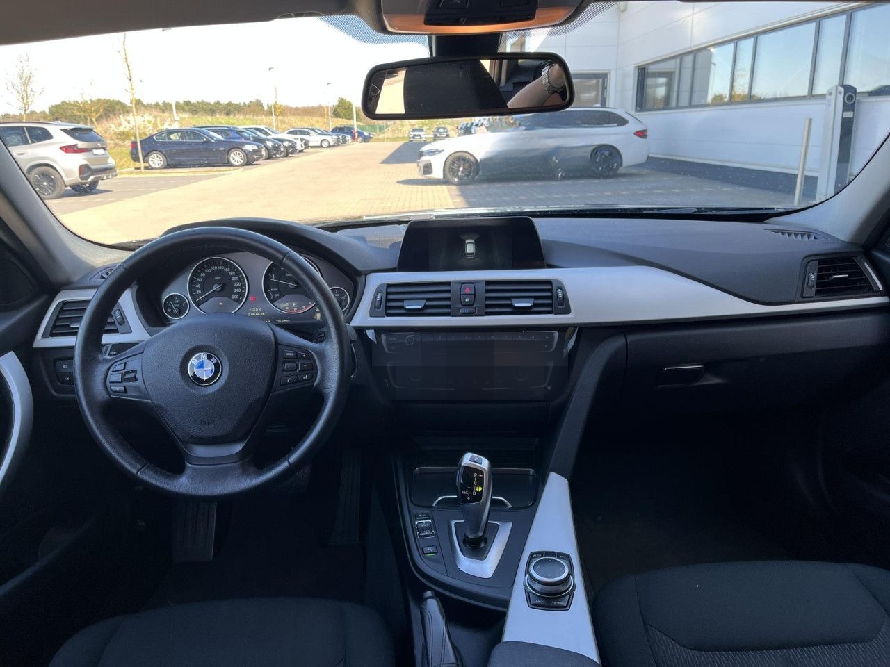 BMW 318d T Aut. Advantage, LED, HiFi, Navi, SHZ, PDC foto 11