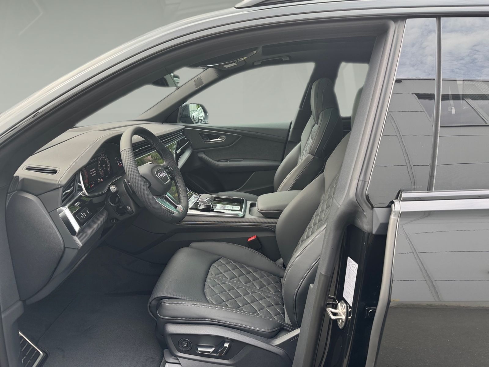 Audi Q8 SUV 50 TDI quattro 210(286) kW(P S) tiptronic foto 10