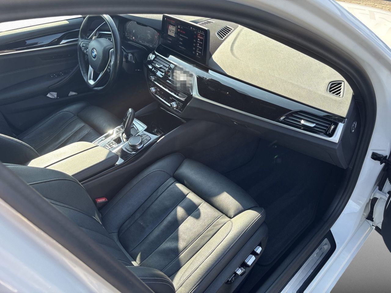 BMW 530d Touring DrAssPr LASER HUD AHK Massage Pano foto 11