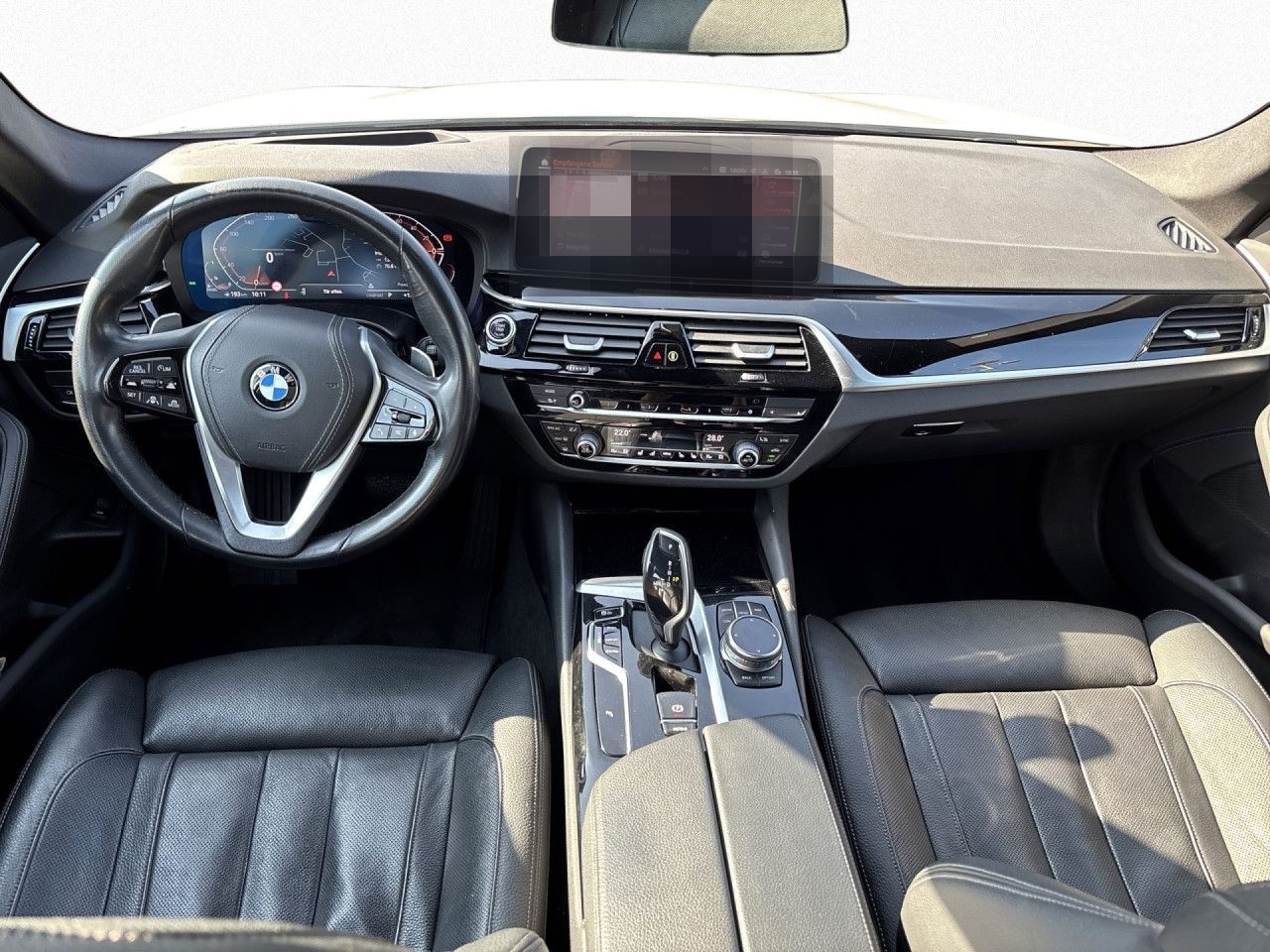 BMW 530d Touring DrAssPr LASER HUD AHK Massage Pano foto 13